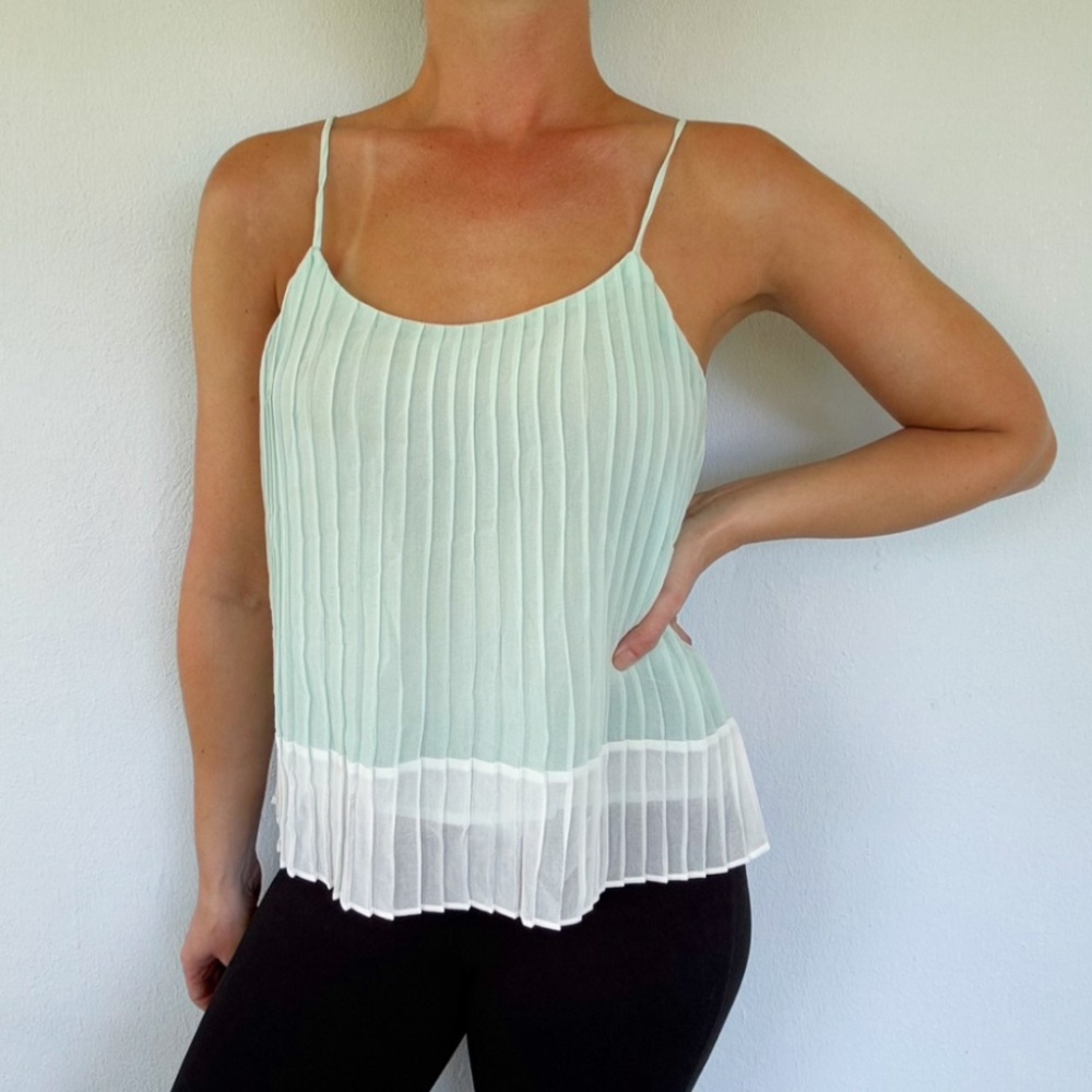 Bar III Barcelona opal blue white lightweight chiffon pleated cami top small